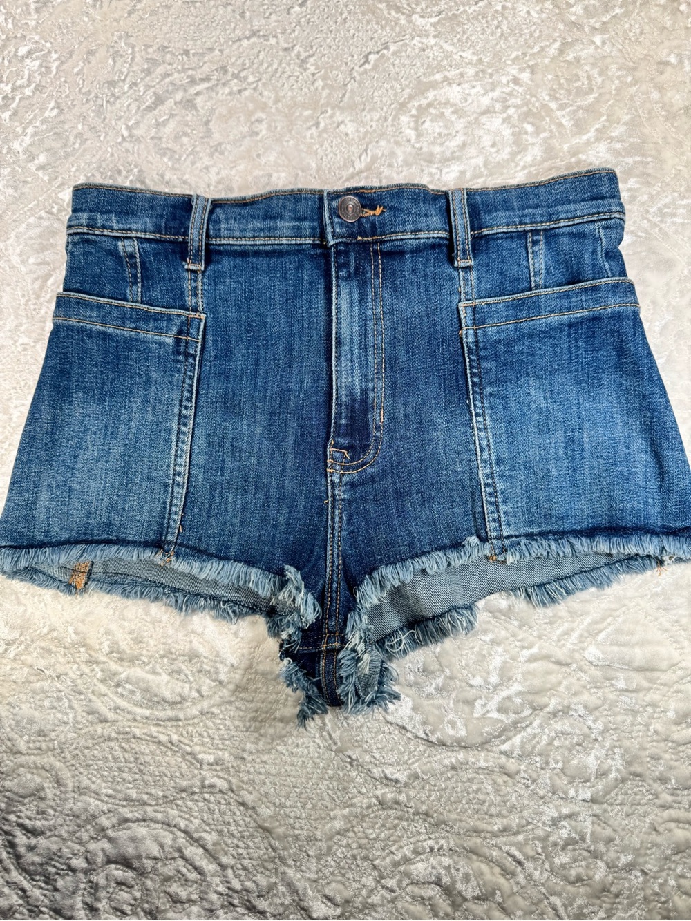 NWT We The Free Janney High Low Short Frayed Hem Denim Shorts 30” waist
